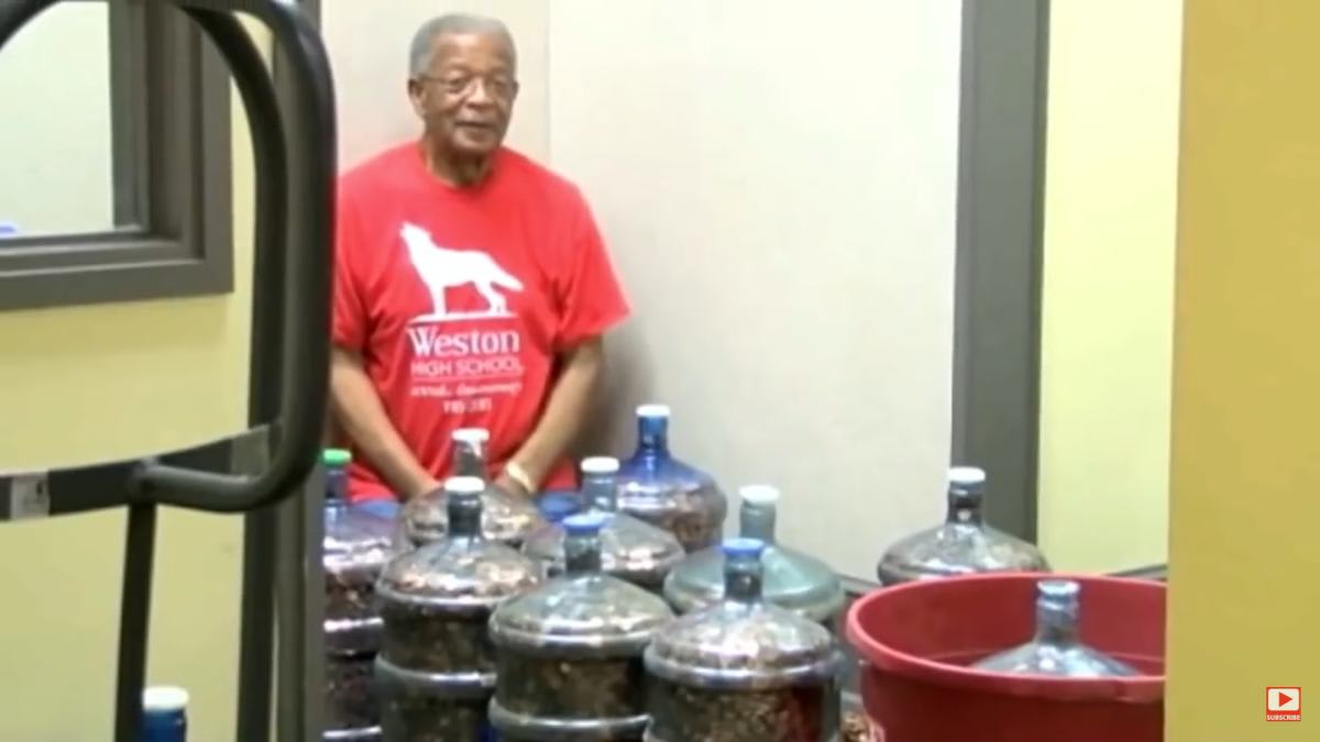 Man who kept collecting pennies for 45 years finally cashed them in for an incredible amount